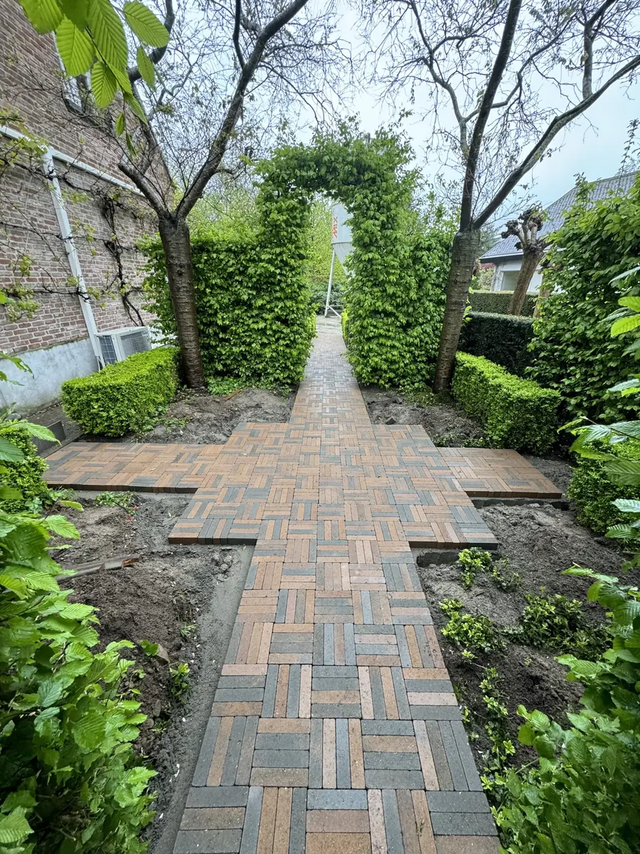 Na aanleg - Klinkerpad & Border Aanleg